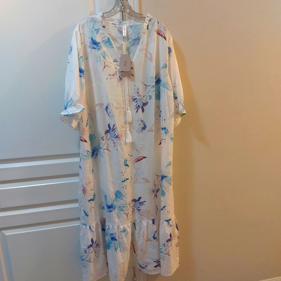 ZOLUCKY NWT Floral Design White Maxi Dress Size 2X - Picture 1 of 10